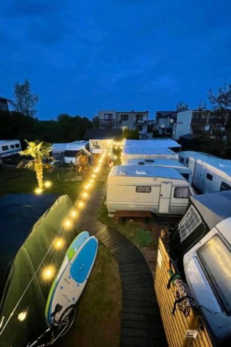 Ferienwohnung Przyczepa Niewiadow Surf Wioska Jastarnia Exterior foto