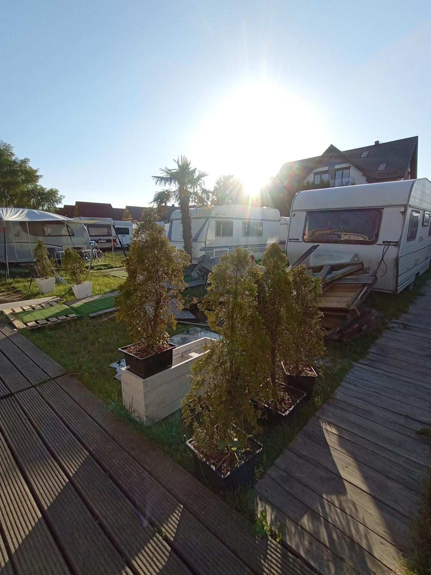 Ferienwohnung Przyczepa Niewiadow Surf Wioska Jastarnia Exterior foto